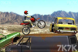 《疯狂特技单车》游戏画面1