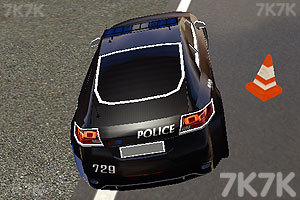 《驾驶警车停靠》游戏画面3