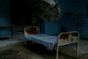 《逃出破旧医院》游戏画面1