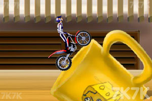 《平衡摩托车技4》游戏画面4