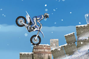《冬季特技摩托》游戏画面5