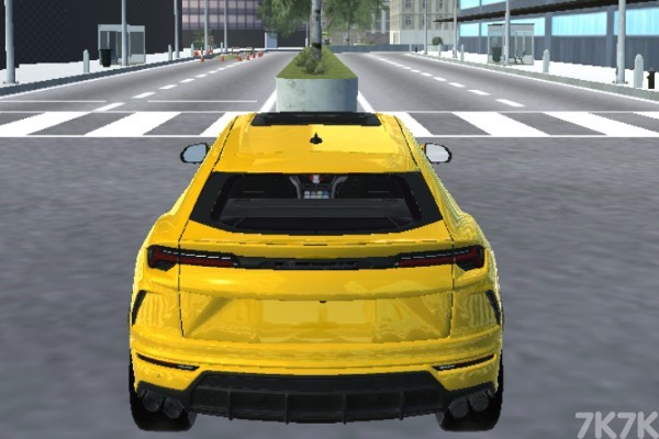 《城市自由驾驶》游戏画面1